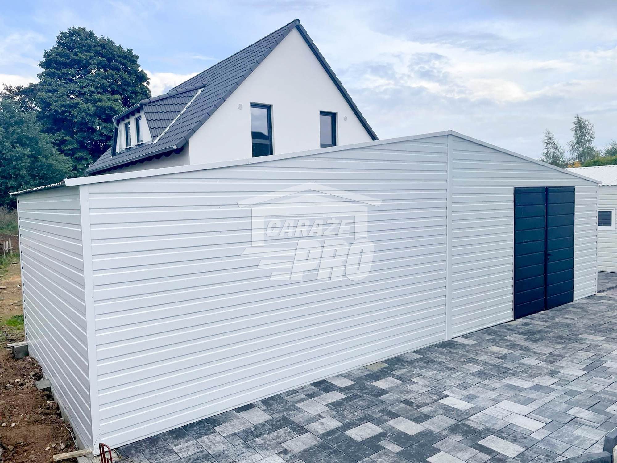 Garaż blaszany 8x4 drzwi  Biały + Antracyt  Dach dwuspadowy GP131 Turek - zdjęcie 4