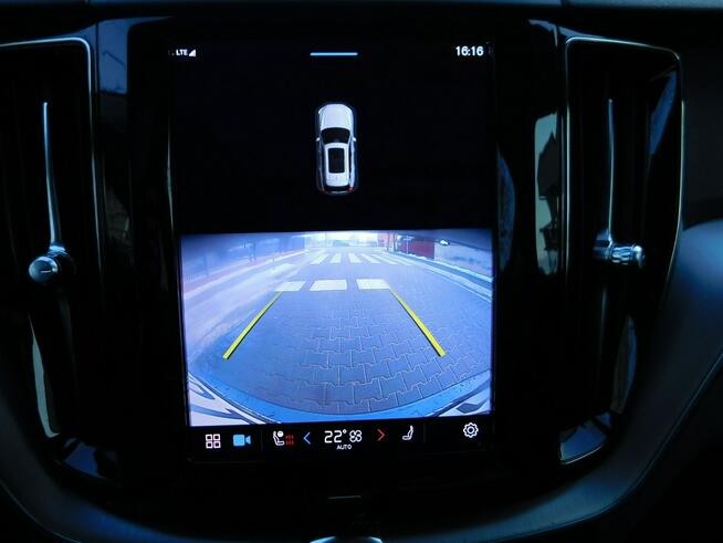 Volvo XC 60 z Gwarancją Bezwypadkowy  Nowy Model 2022r Żyrardów - zdjęcie 11