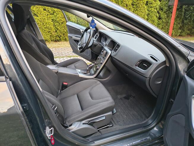 VOLVO V60 D3 Drive-E 2.0 150 KM, 2017 r, 195100 km. Rzeszów - zdjęcie 11