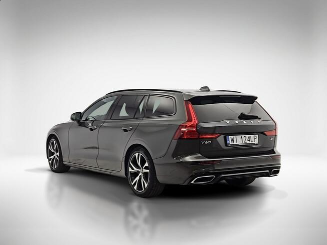 Volvo V60 B4 D Plus Dark aut ! Z Polskiego Salonu ! Faktura VAT ! Warszawa - zdjęcie 3