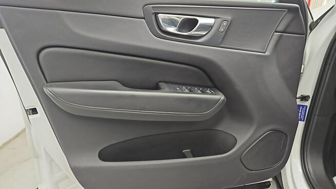 Volvo XC 60 B4 D Core aut ! Z Polskiego Salonu ! Faktura Vat ! Warszawa - zdjęcie 10