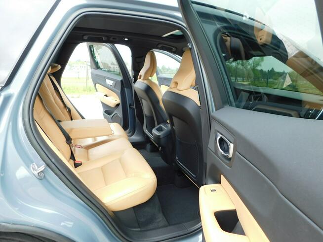 Volvo XC 60 AWD z Gwarancja Full Opcja ULTIME DARK Żyrardów - zdjęcie 8