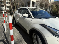 Toyota CH-r 1.8 hybryda 2018 Warszawa - zdjęcie 2