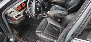BMW 735i