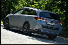 Toyota Auris - Freestyle Edition - 1.8 Hybrid Zawiercie - zdjęcie 2