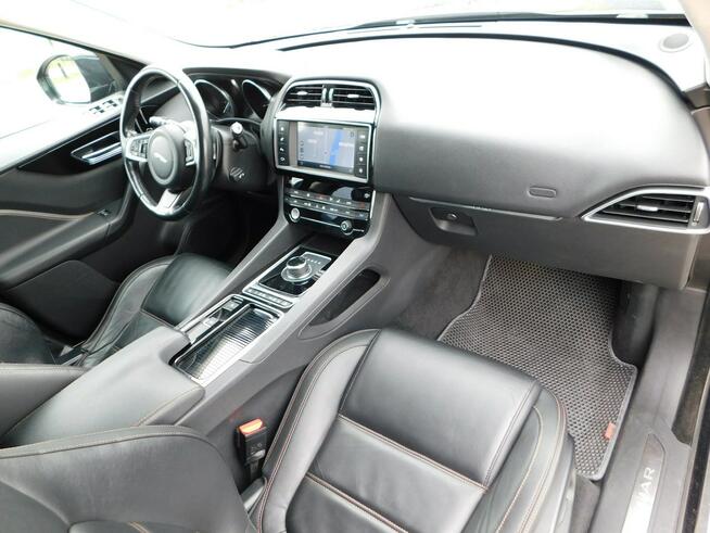 Jaguar F-PACE 2.0D 180PS 4x4AWD z Gwarancja Bezwypadkowy Żyrardów - zdjęcie 8