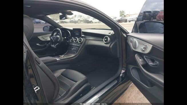 Mercedes C 300 4Matic / pakiet AMG / niski przebieg Chwaszczyno - zdjęcie 9