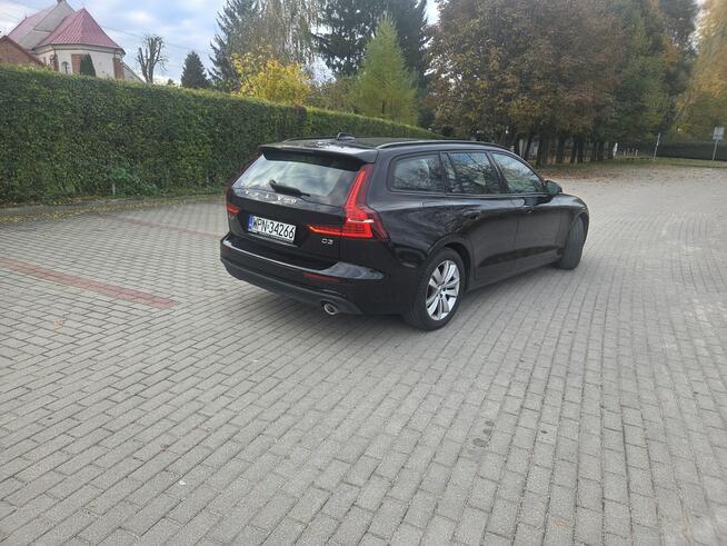Volvo V60 2018r 2.0 Diesel 150KM Ledy Alu Navi z GWARANCJĄ Kadłubówka - zdjęcie 11