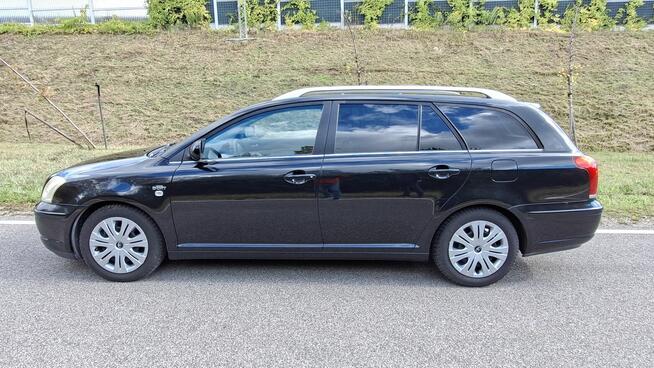 Toyota Avensis II 2.2 D4D 177KM 2005r kombi Xenon Skóry zare Skarżysko-Kamienna - zdjęcie 11