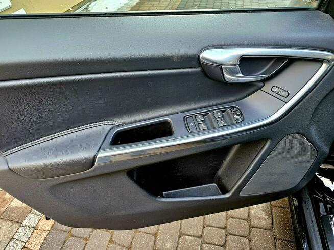 Volvo XC 60 2.0 D 5 cylindrów Skóry Navi Serwis Zagnańsk - zdjęcie 11