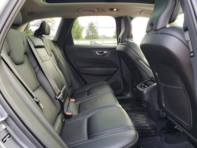 Volvo XC 60 INSCRIPTION / AWD / T6 / niski przebieg Tarnów - zdjęcie 11
