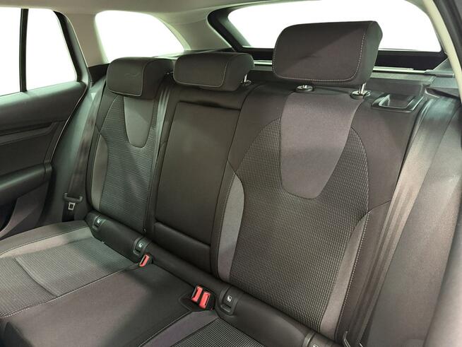 Skoda Octavia 2.0 TDI Ambition Kombi Warszawa - zdjęcie 12