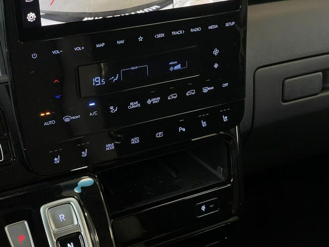 STARIA HEV 9s 1.6 T-GDI 215KM 6AT SMART VIP -wyprzedaż rocznika 2024 Piotrków Trybunalski - zdjęcie 12