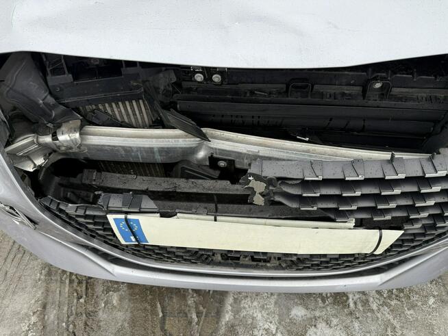 Peugeot 208 Zielona Łąka - zdjęcie 11