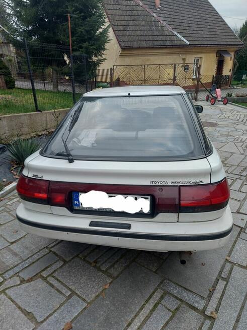 Toyota Corolla 1.3 E9 Liftback 1989r. Cena 12.000 zł Skawina - zdjęcie 2