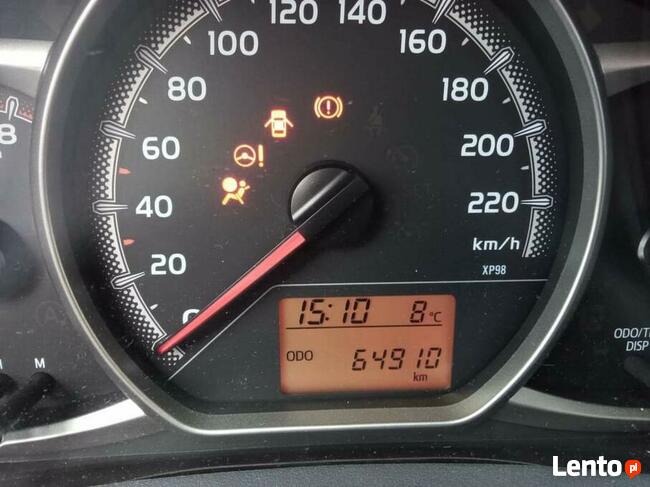 Sprzedam toyota yaris 1,3 benzyna mały przebieg Konin - zdjęcie 4
