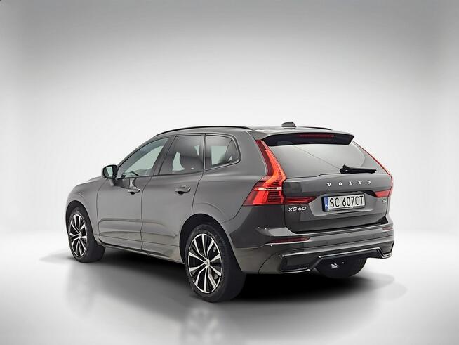 Volvo XC 60 B4 D Plus Dark aut ! Z Polskiego Salonu ! Faktura VAT ! Warszawa - zdjęcie 3