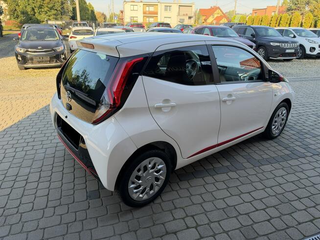 Toyota Aygo 1,0 72KM  Klimatyzacja  Kamera  CarPlay Orzech - zdjęcie 6