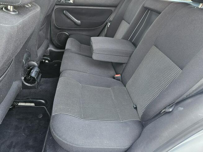 Volkswagen Golf 1,6 MPi Bez rdzy Org. przebieg Rybnik - zdjęcie 11