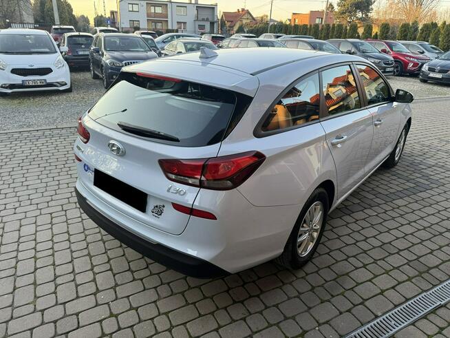 Hyundai i30 1,4 100KM  Klima  Navi  Kamera  Koła lato+zima Orzech - zdjęcie 7