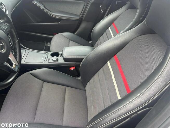 Mercedes A 180 Rok Gwarancji zadbany kamera pdc automat Kraków - zdjęcie 9