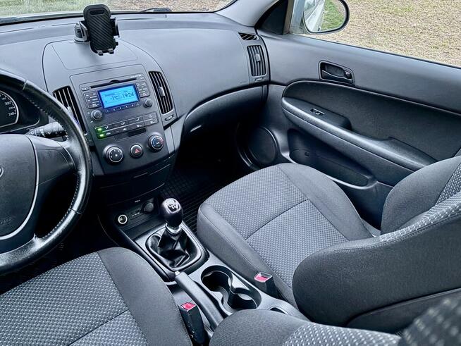 HYUNDAI i30 CW Kombi 1.4 Benzyna - FILM PREZENTACJA Legionowo - zdjęcie 9