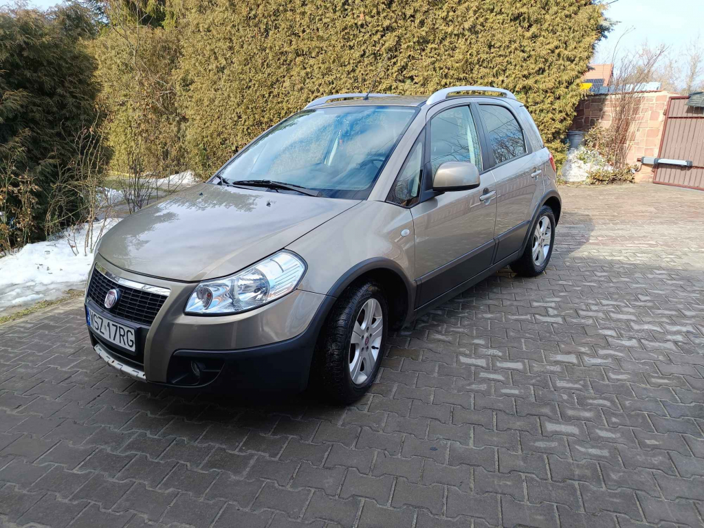 Fiat Sedici / Suzuki SX4 -1,6-16V 4x4 Bęzyna+gaz oryginalny lakier Szydłowiec - zdjęcie 1
