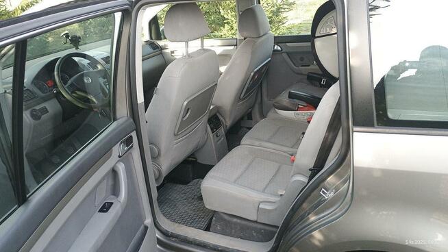 VW Touran 1.9 TDI Serock - zdjęcie 1