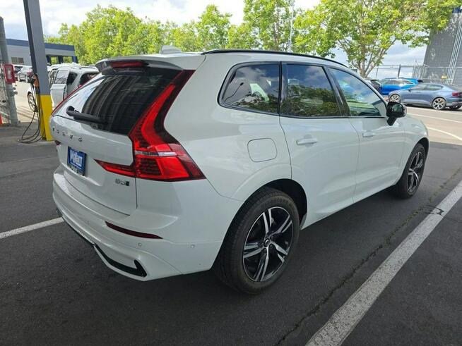 Volvo XC 60 AWD / R-Design / niski przebieg Warszawa - zdjęcie 4