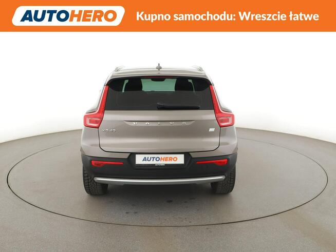 Volvo XC 40 fv23 full led phev automat virtual navi Warszawa - zdjęcie 6
