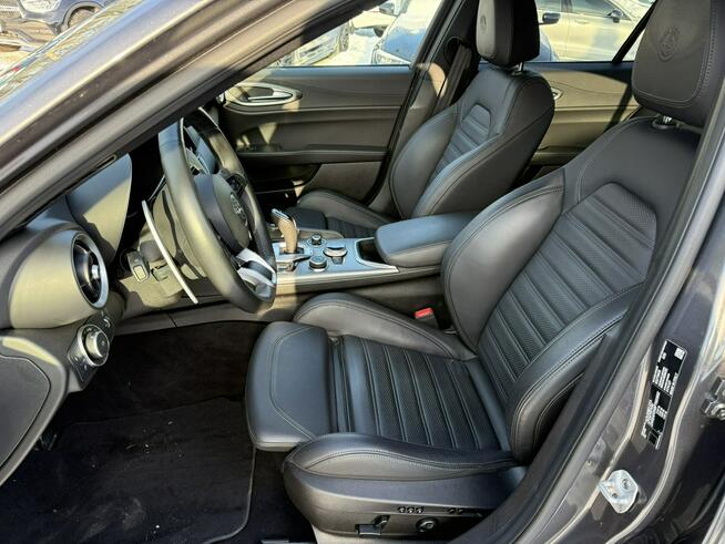 Alfa Romeo Giulia 2.0 Turbo 16V AT8-Q4 Veloce 2023 FV23% Pęcice - zdjęcie 7