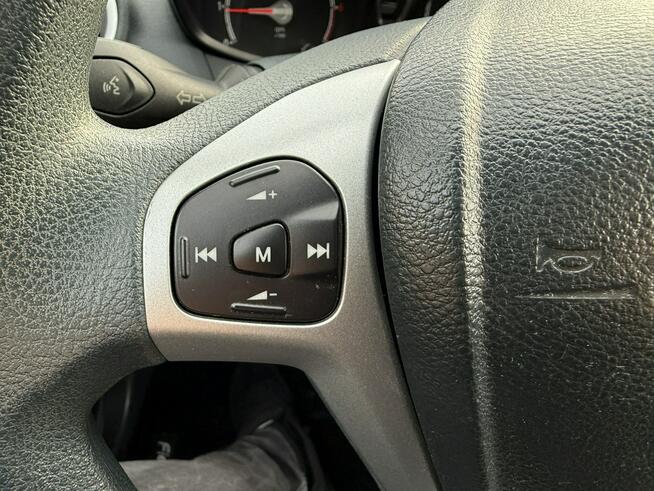 Ford Fiesta jak nowa !!! Niski oryginalny przebieg !!! Poznań - zdjęcie 12