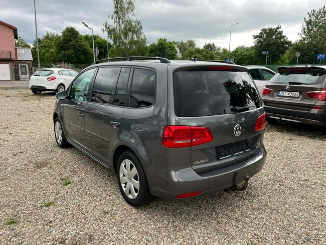 Volkswagen Touran 1,6 Diesel 105KM ładny zadbany samochód Białogard - zdjęcie 10