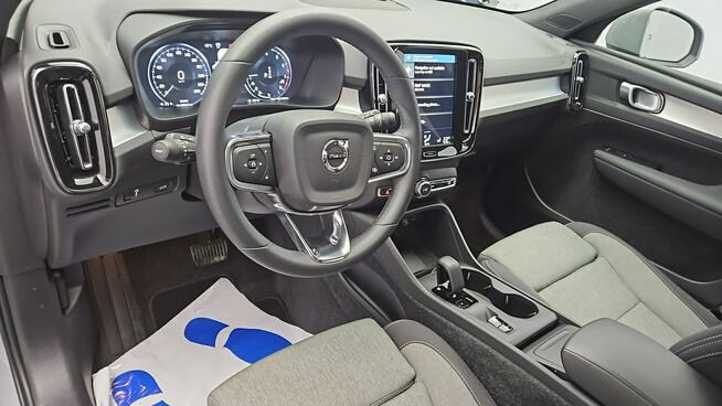 Volvo XC 40 T2 Core aut ! Z Polskiego Salonu ! Faktura Vat ! Warszawa - zdjęcie 9