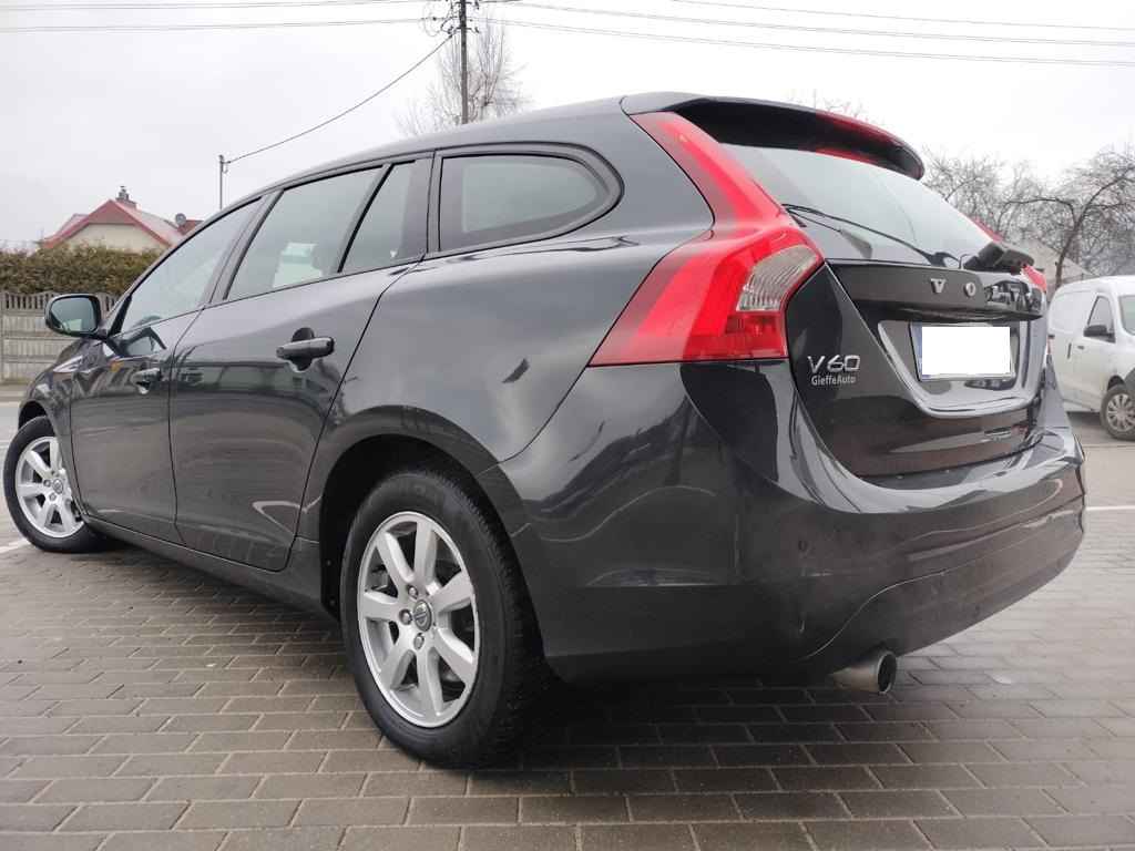 Volvo V60 D3 2,0 Diesel 136 KM - Wirtualny Kokpit Widzew - zdjęcie 6