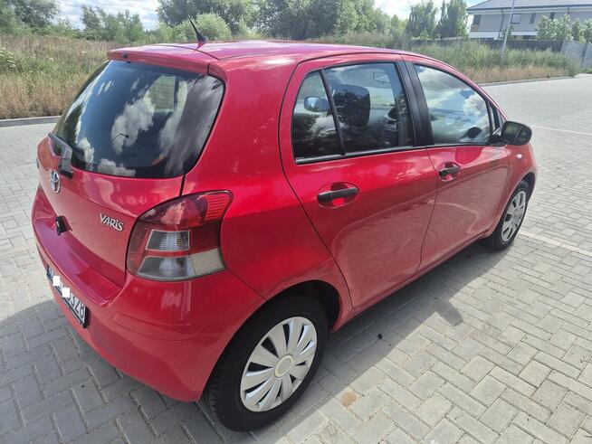 Toyota Yaris 2010rok!LIFT!1.0 VTT-i!5 Dzwiowy!Klimatyzacja! Legnica - zdjęcie 5
