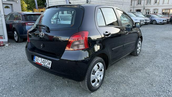 Toyota Yaris 1.3 Benzyna Zarejestrowany Ubezpieczony Elbląg - zdjęcie 4