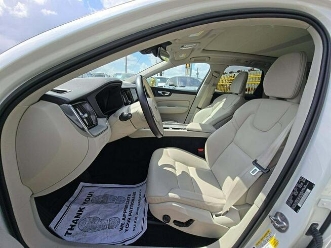 Volvo XC 60 AWD / Bright Theme / niski przebieg Tarnów - zdjęcie 5