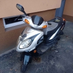 Syndyk sprzeda skuter uszkodzony