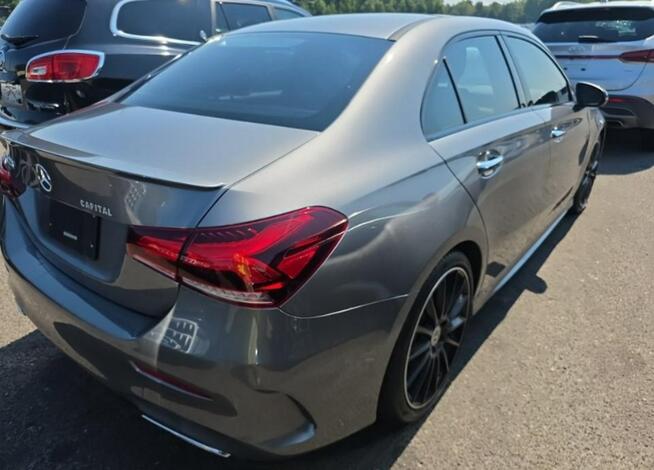 Mercedes A 220 4Matic / pakiet AMG / niski przebieg Wrocław - zdjęcie 4