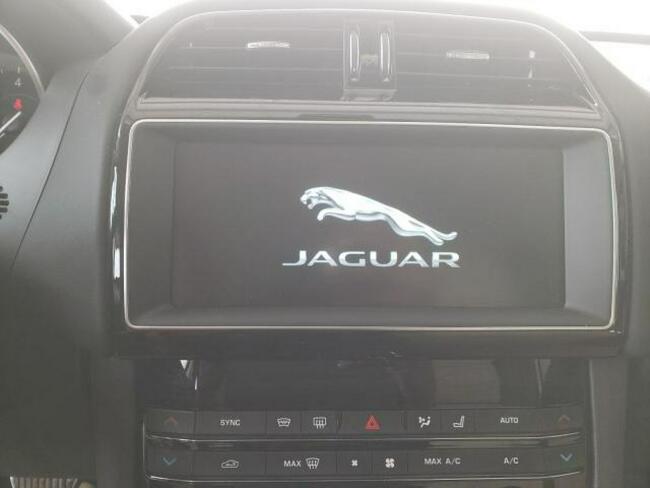 Jaguar F-Pace 2019, 2.0L, 4x4, Premium, porysowany lakier Warszawa - zdjęcie 7