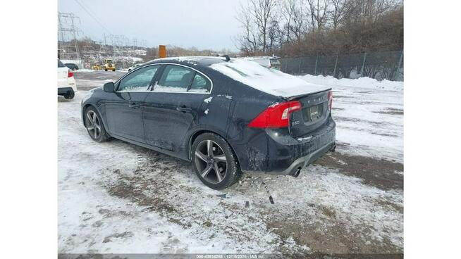 Volvo S60 / 4x4 / Niski przebieg / Tarnów - zdjęcie 7