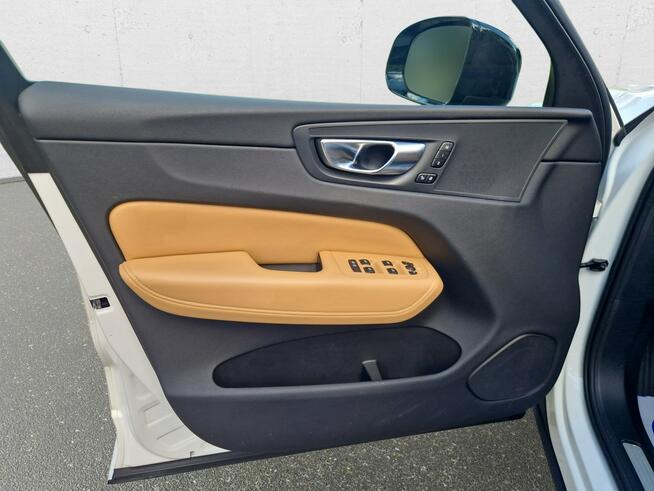 Volvo XC 60 B4 D AWD Plus Dark! Z Polskiego Salonu! Faktura VAT! Warszawa - zdjęcie 10
