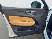 Volvo XC 60 B4 D AWD Plus Dark! Z Polskiego Salonu! Faktura VAT! Warszawa - zdjęcie 10