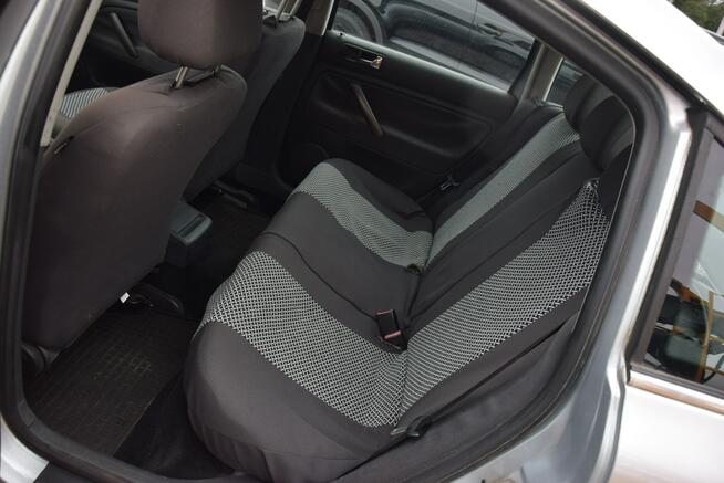 Volkswagen Passat 1.9TDI Klima Sedan 2003 rok Lift Majdan Sieniawski - zdjęcie 8