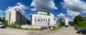 Wygodna kawalerka z balkonem i oknem na las