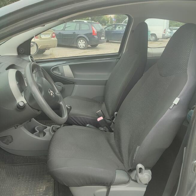 Syndyk sprzeda samochód osobowy Toyota Aygo Jeżyce - zdjęcie 3