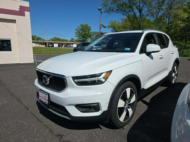 Volvo XC 40 AWD / Momentum / niski przebieg Tarnów - zdjęcie 1