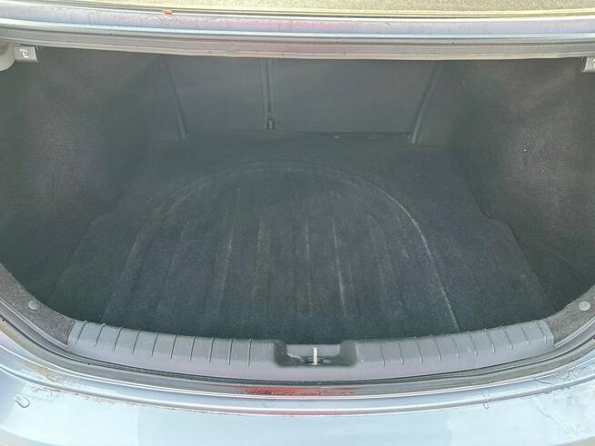 Hyundai Elantra 2.0B, Grzane fotele, Stan Idealny, Zarejestrowany Ostrowiec Świętokrzyski - zdjęcie 12