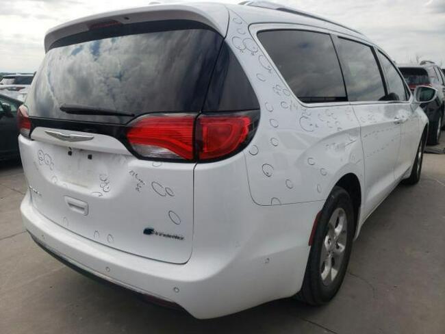 Chrysler Pacifica 2018, 3.6L hybryda, po gradobiciu Warszawa - zdjęcie 4